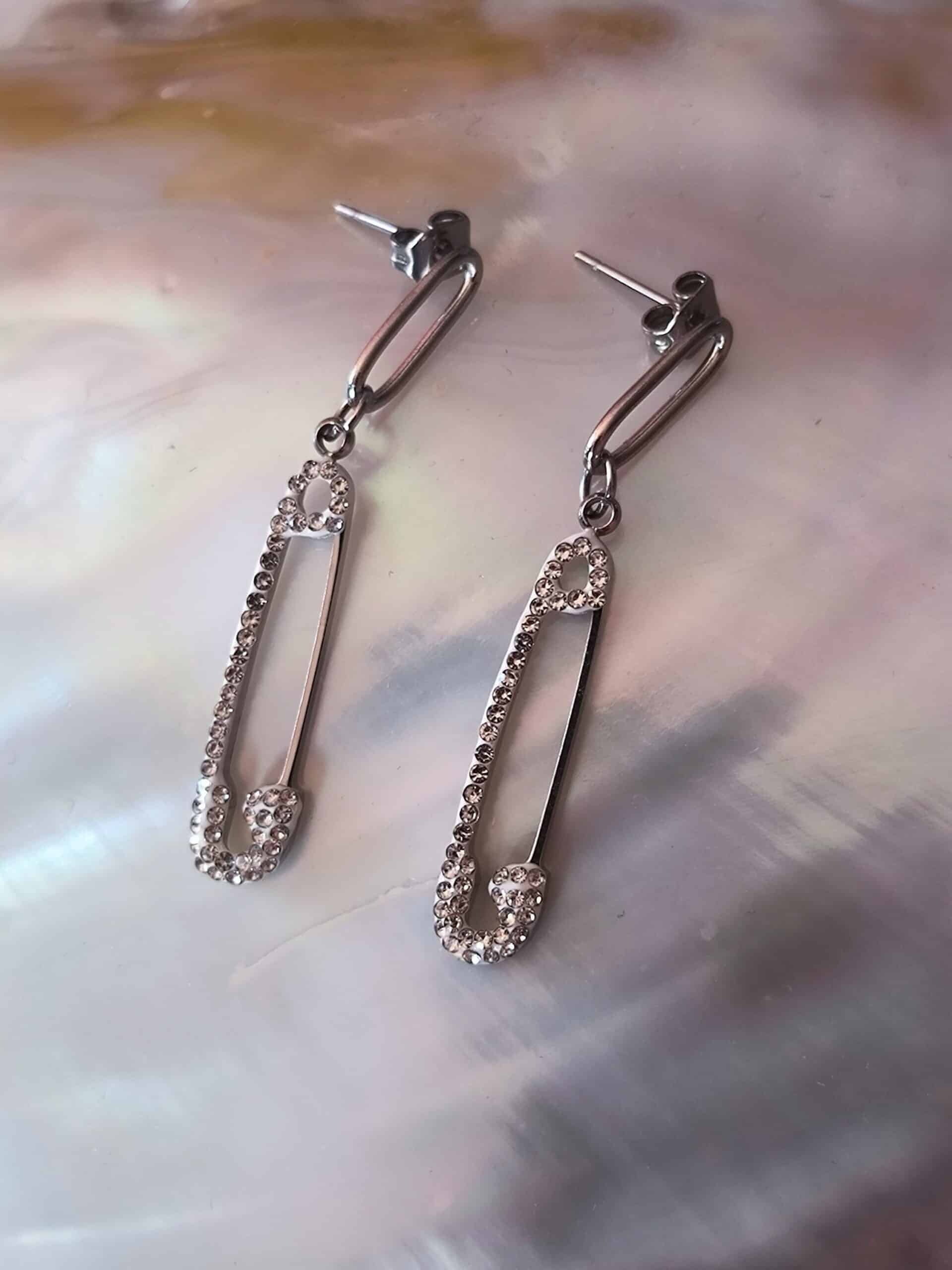 Boucle d'oreille épingle à nourrice