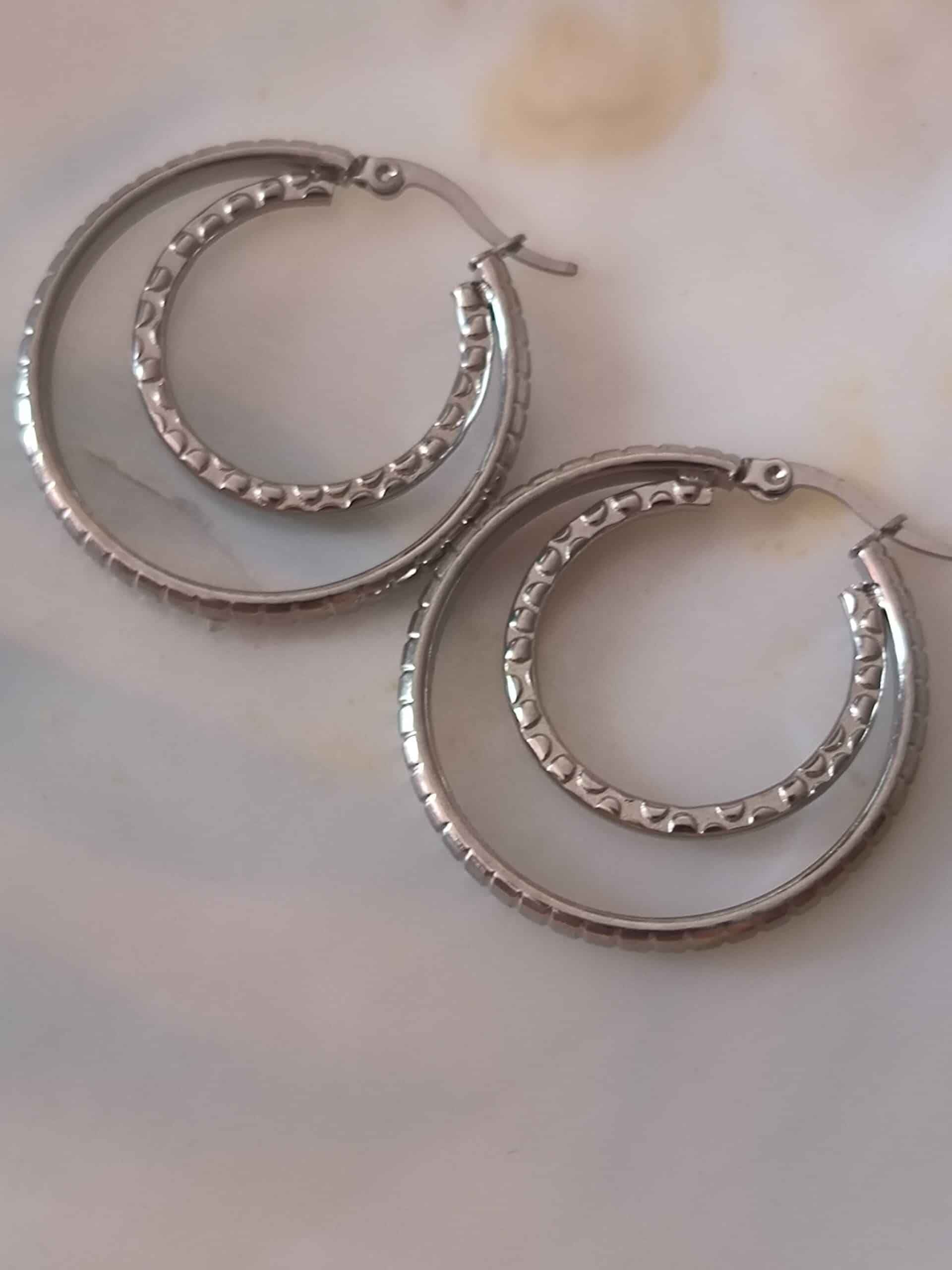 Boucle d'oreille torsadé