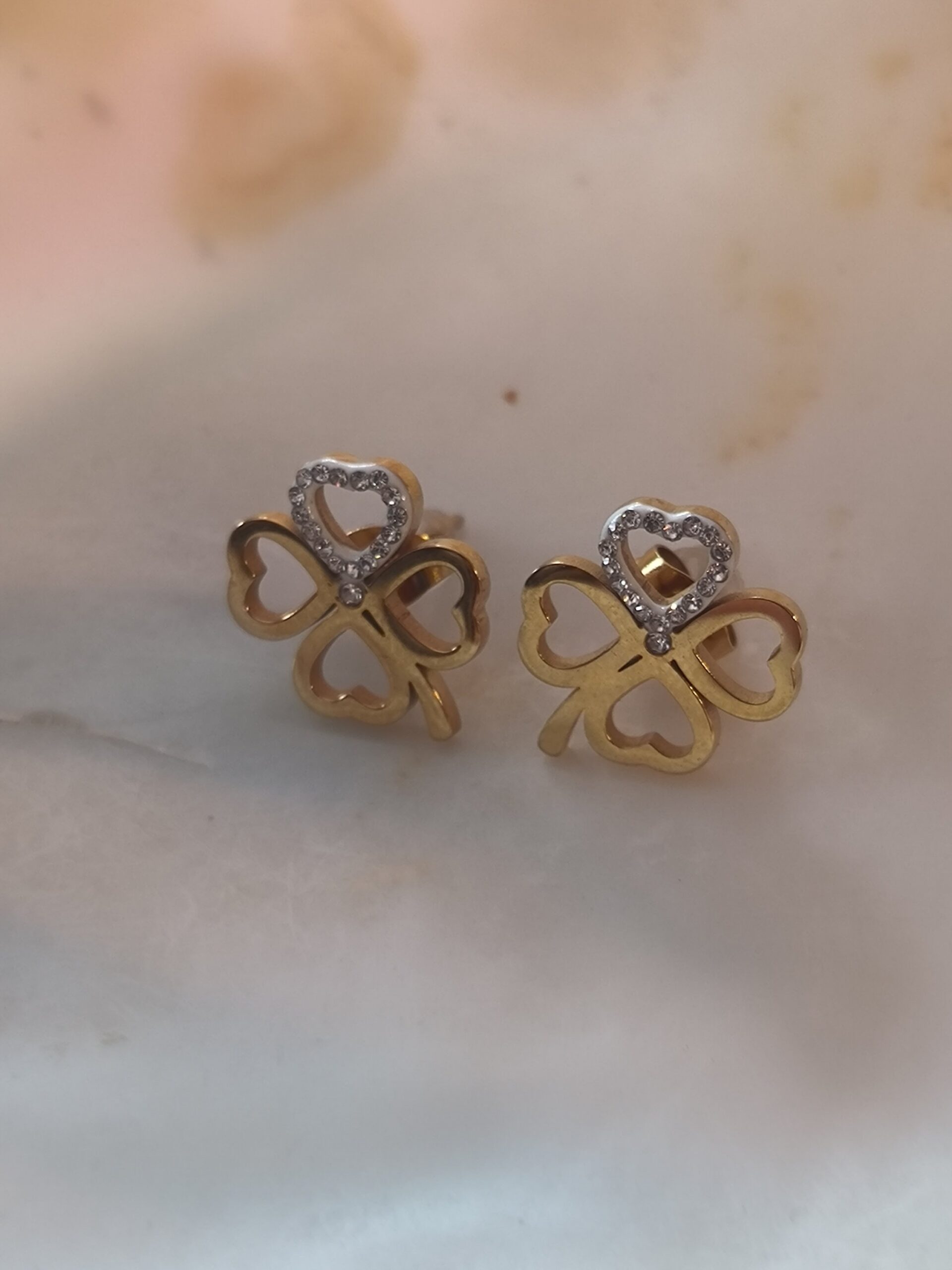 Boucle d'oreille trèfle une petale diam's