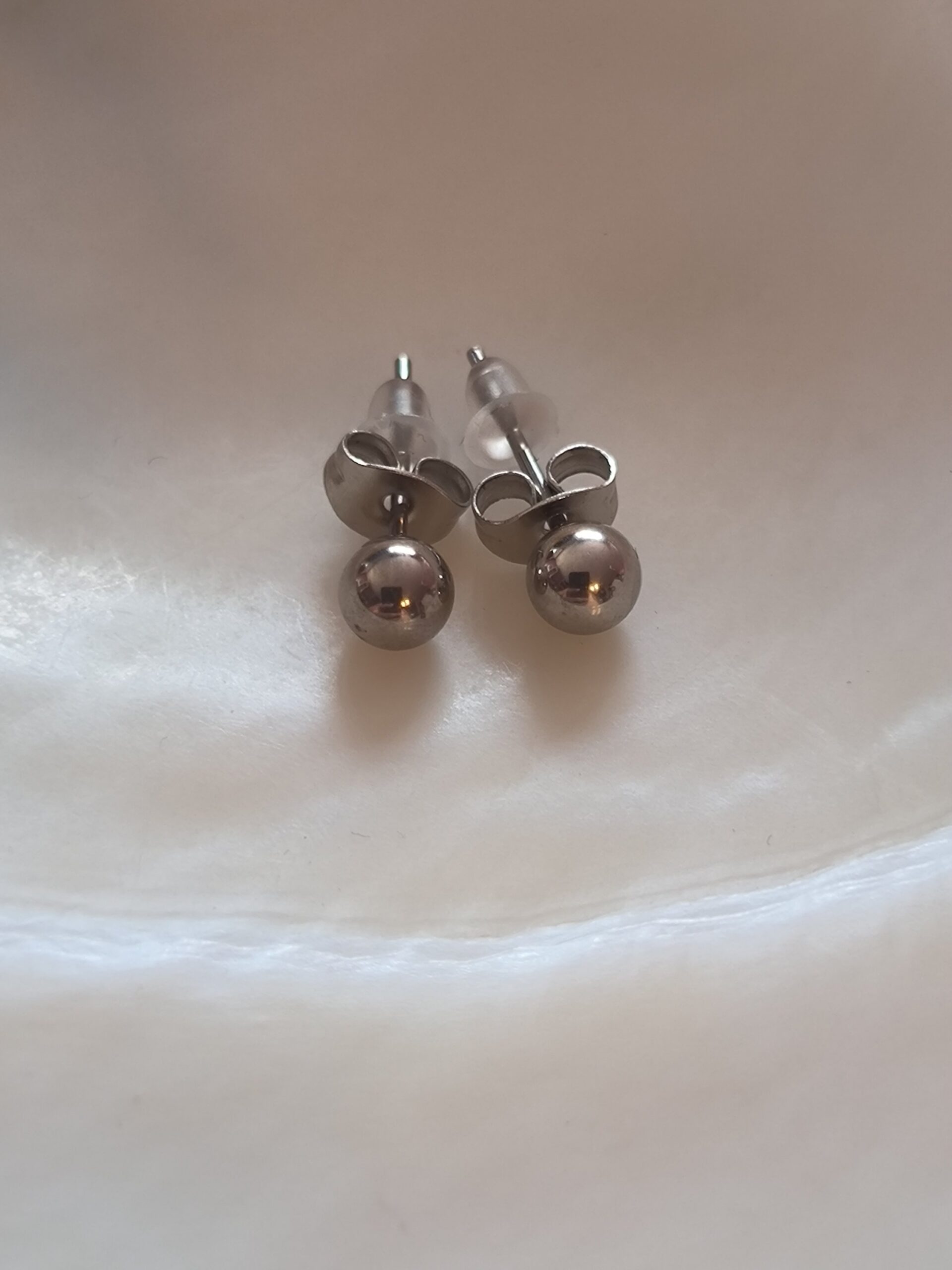 Boucle d'oreille boule