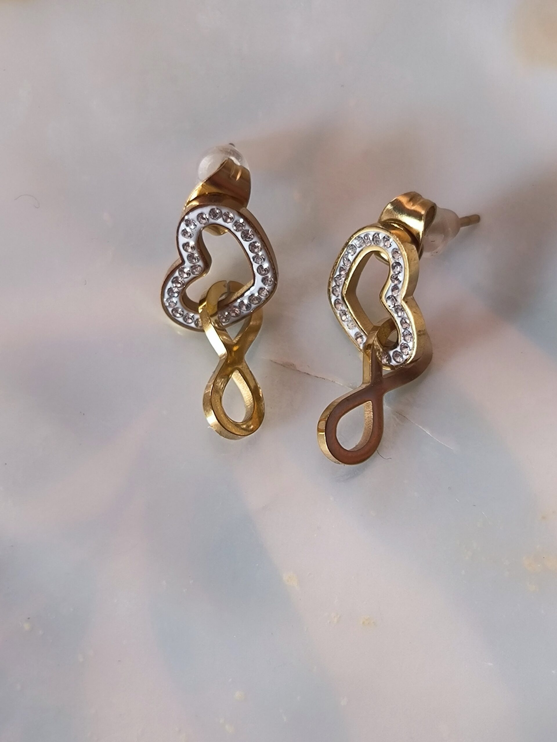 Boucle d'oreille coeur infini