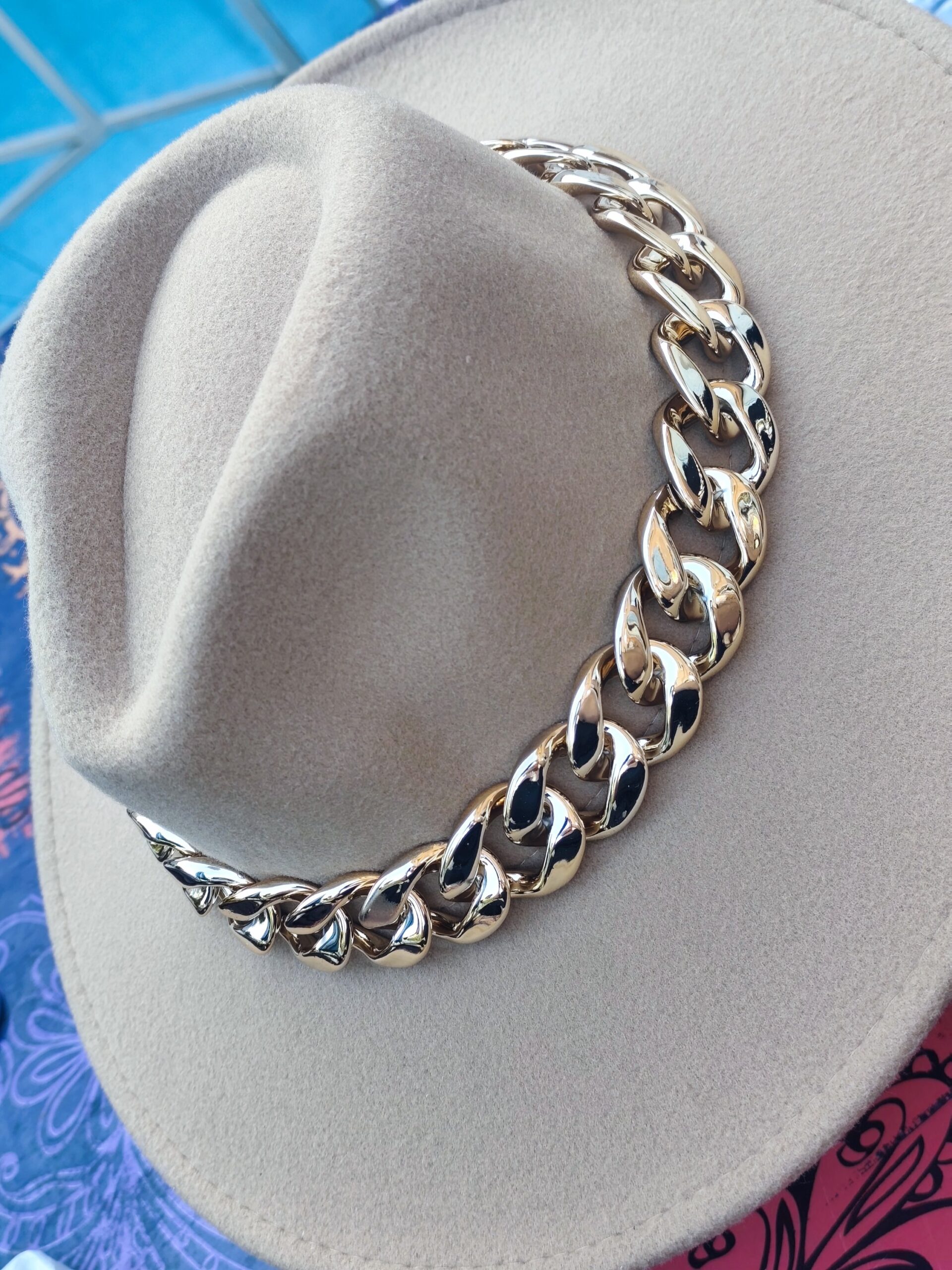 Chapeau chaîne