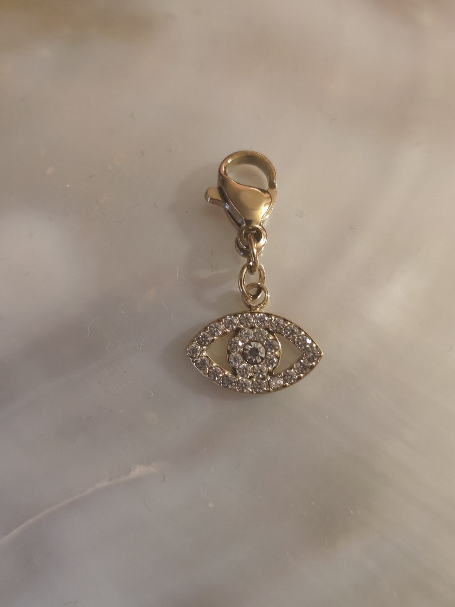 Charm oeil
