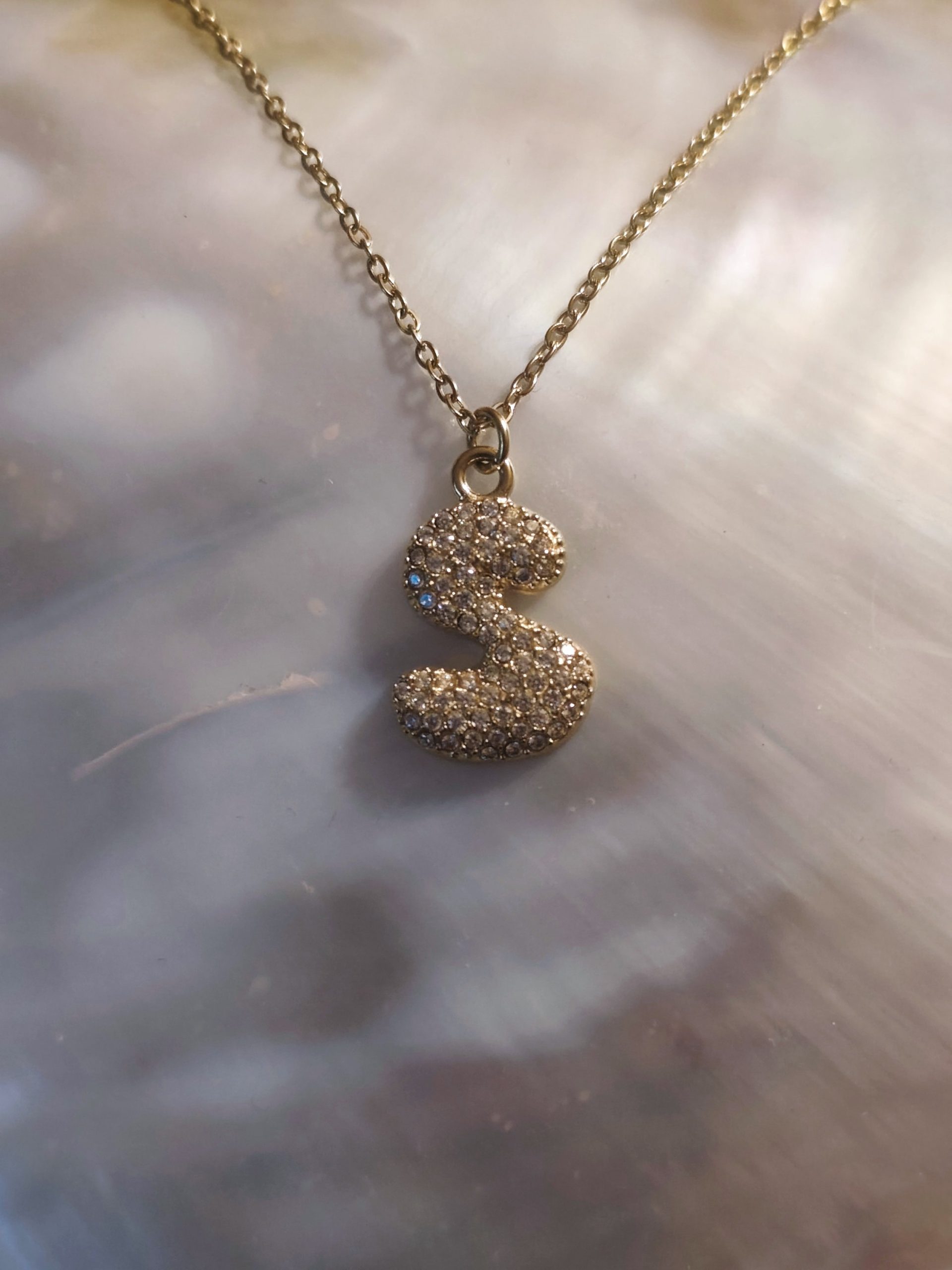 Collier S