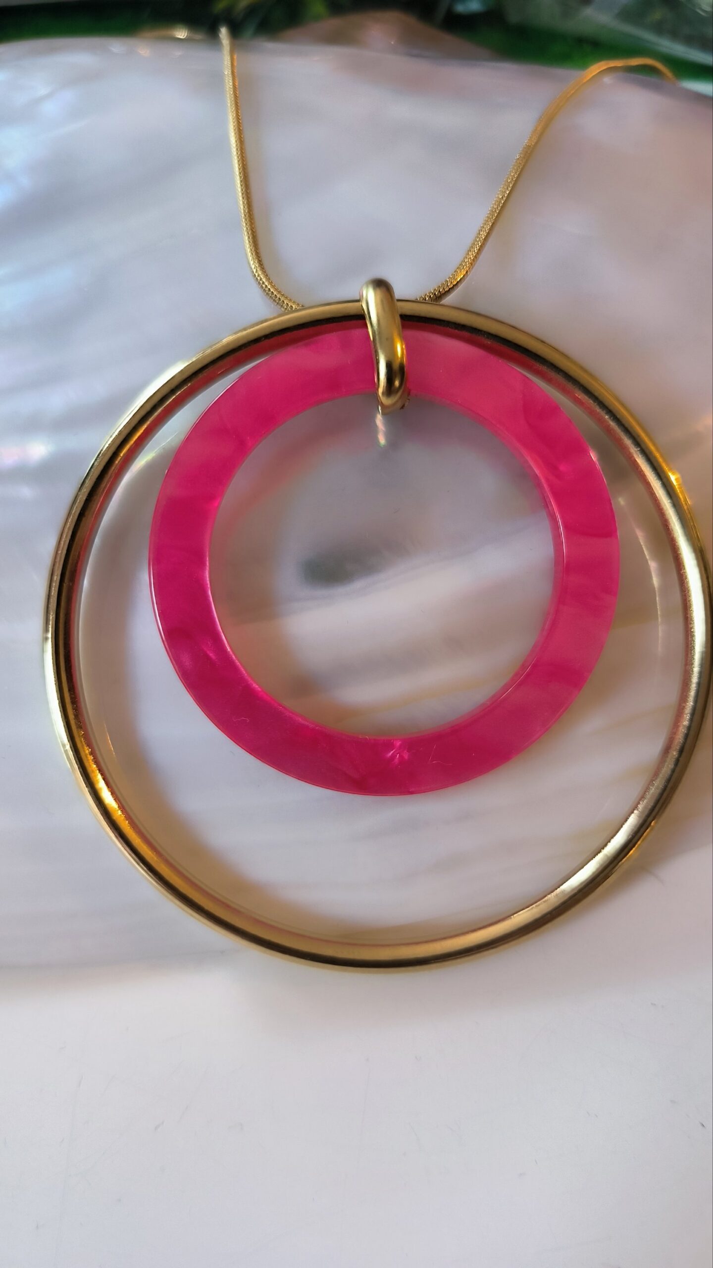 Sautoir cercle rose